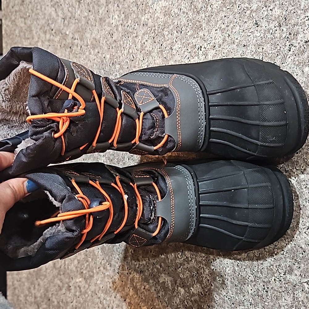 Boys snow boots